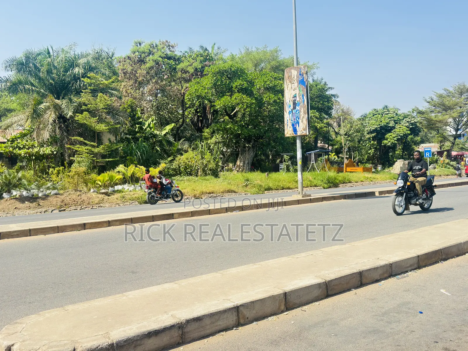 Kiwanja Kinauzwa Misheni - Mwanza