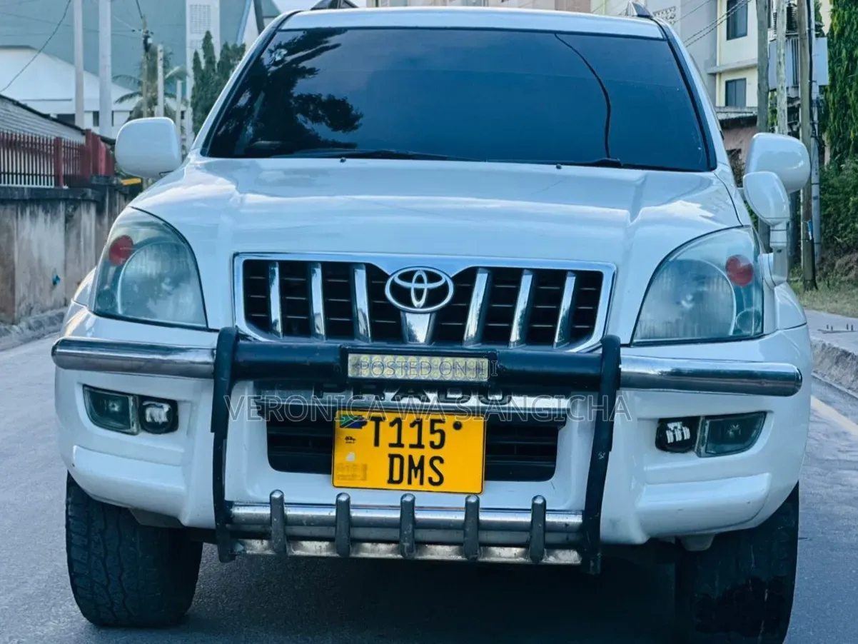 Toyota Land Cruiser Prado 2004 White