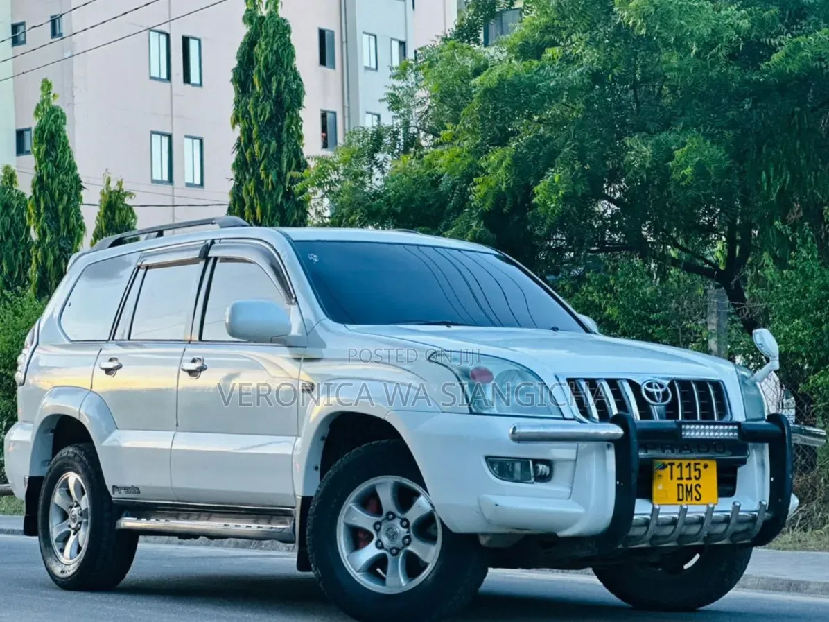 Toyota Land Cruiser Prado 2004 White