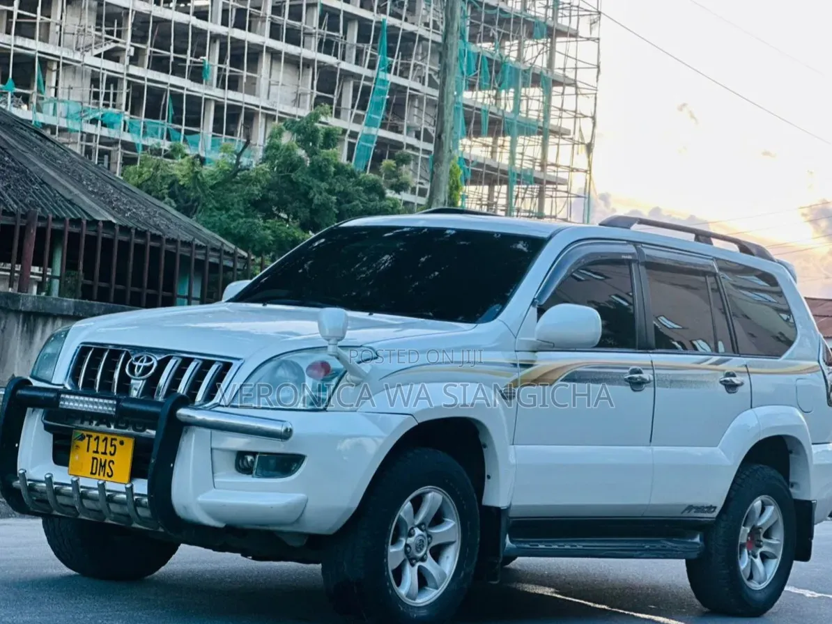 Toyota Land Cruiser Prado 2004 White