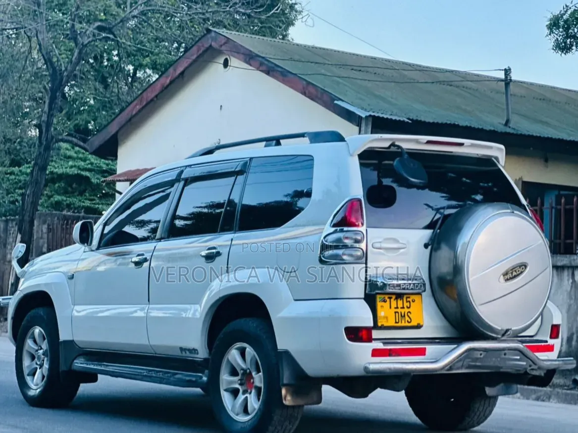 Toyota Land Cruiser Prado 2004 White