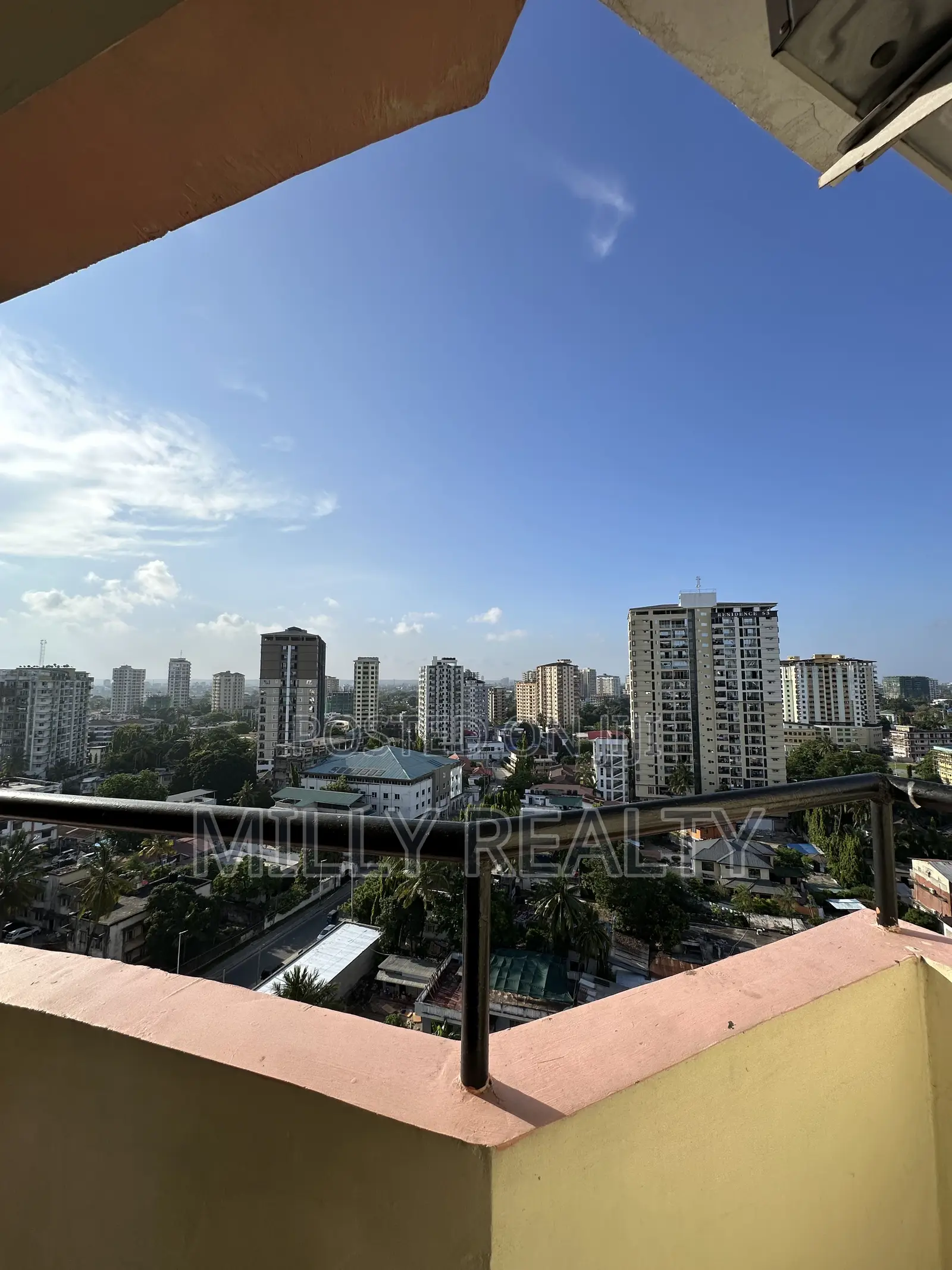 4bdrm Duplex in Apartment Upanga for sale