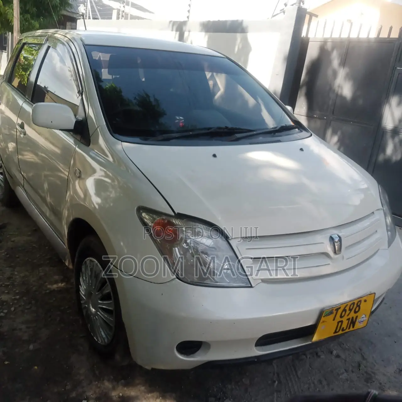 Toyota IST 2001 Pearl