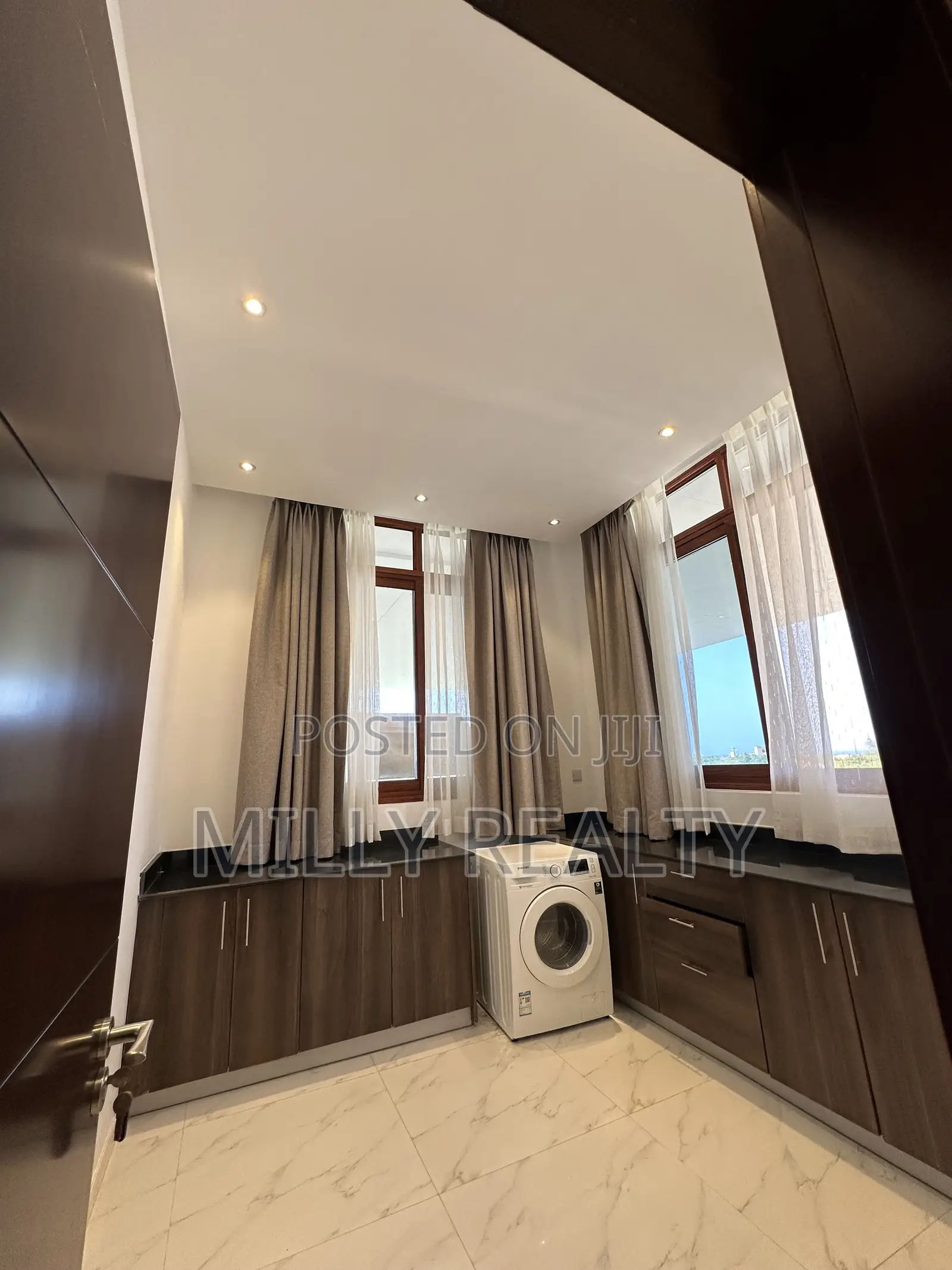 Furnished 6bdrm Penthouse in Masaki Ocean View for sale