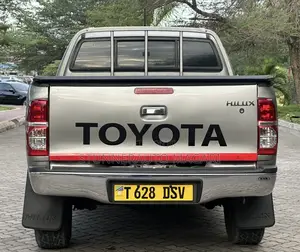 Toyota Hilux 2015 Gray