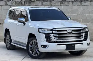 Toyota Land Cruiser 2024 White