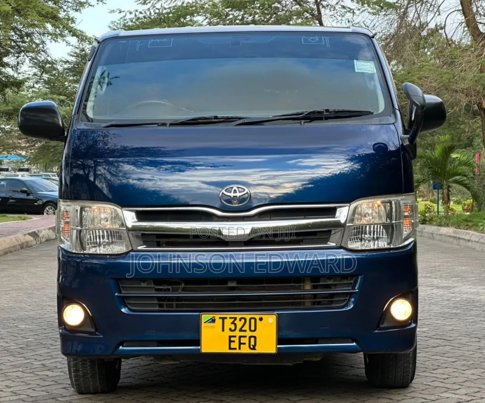 Toyota HiAce 2010 Blue