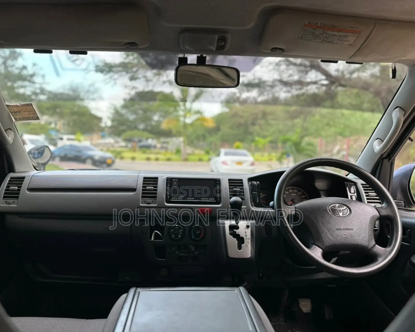 Toyota HiAce 2010 Blue