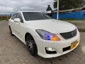 Toyota Crown 2009 White