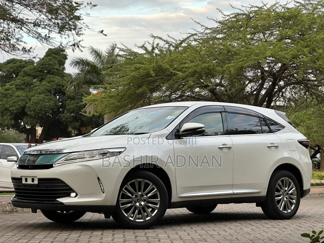 Toyota Harrier 2.0 2017 White