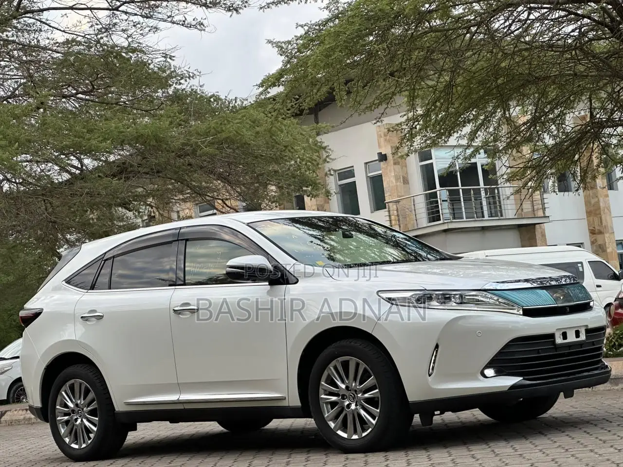 Toyota Harrier 2.0 2017 White