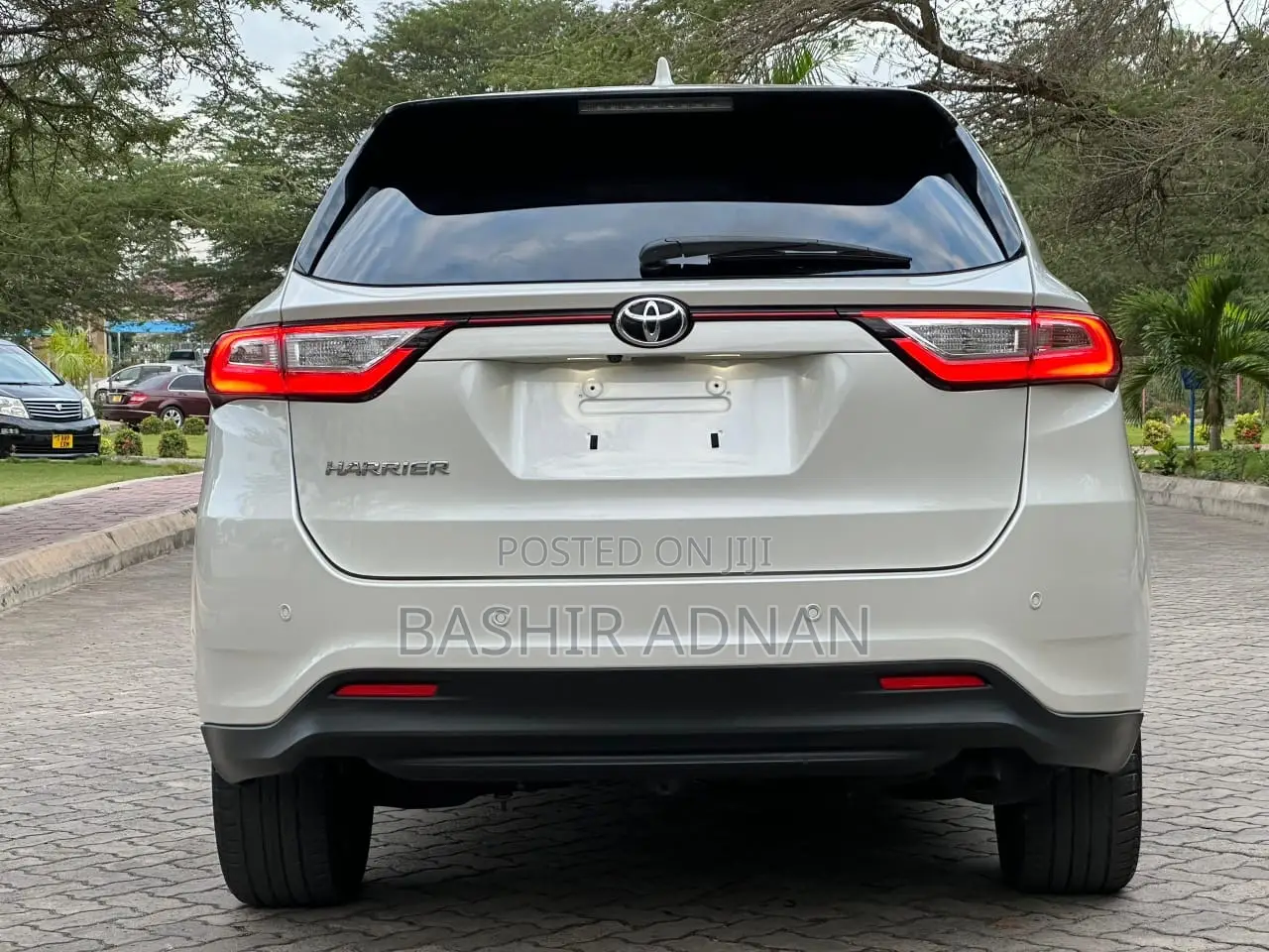 Toyota Harrier 2.0 2017 White