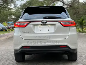 Toyota Harrier 2.0 2017 White