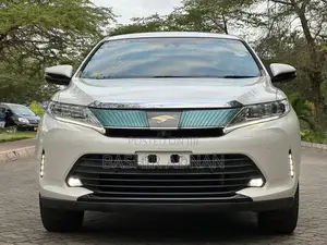 Toyota Harrier 2.0 2017 White