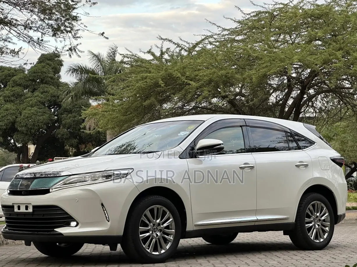 Toyota Harrier 2.0 2017 White