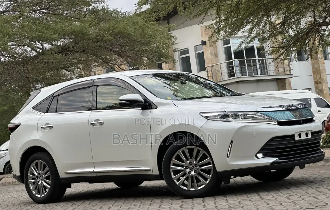 Toyota Harrier 2.0 2017 White
