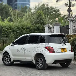 Toyota IST 2004 White