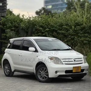 Toyota IST 2004 White