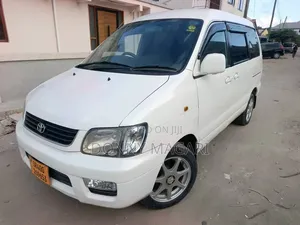 Toyota Noah 2003 White
