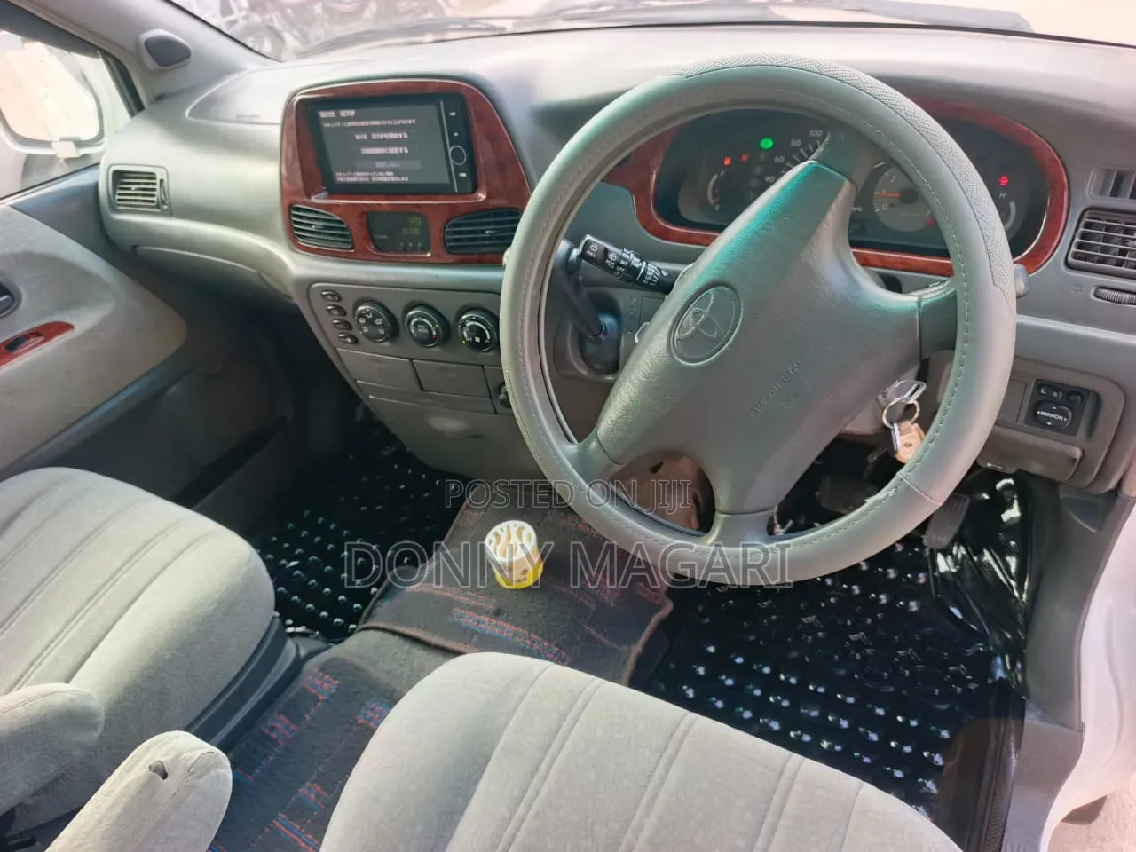 Toyota Noah 2003 White