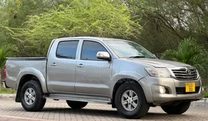 Toyota Hilux 2015 Silver