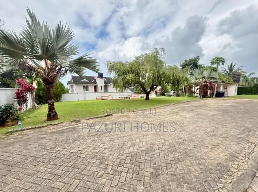 6bdrm Maisonette in Salasala, Mbezi Beach for sale