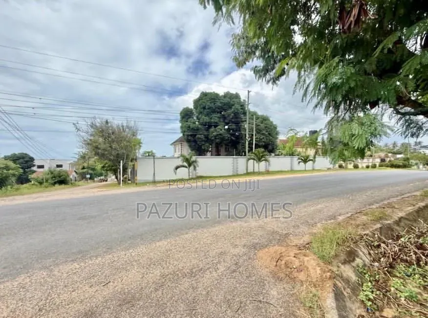 6bdrm Maisonette in Salasala, Mbezi Beach for sale