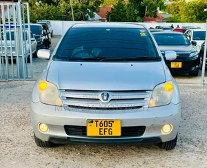 Toyota IST 2003 Beige