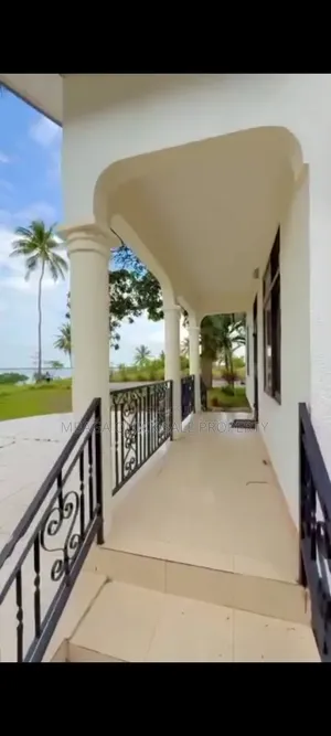 3bdrm House in Zinga for sale