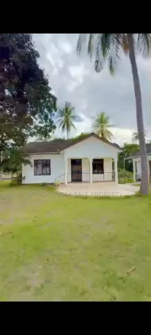 3bdrm House in Zinga for sale