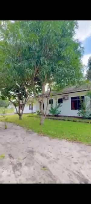 3bdrm House in Zinga for sale