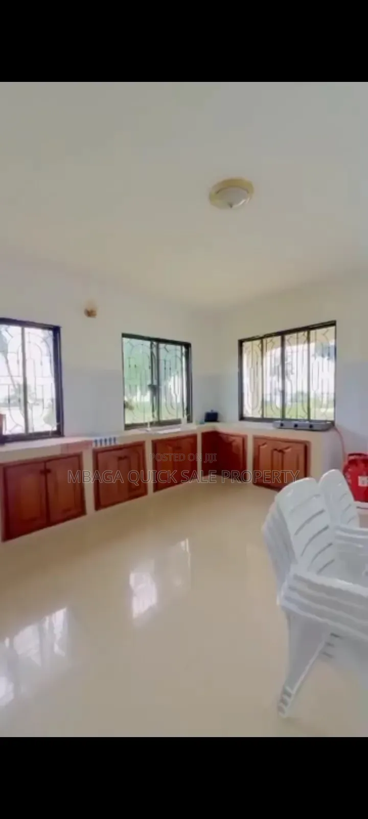 3bdrm House in Zinga for sale