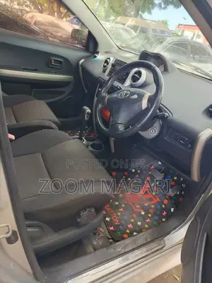 Toyota IST 2003 Silver