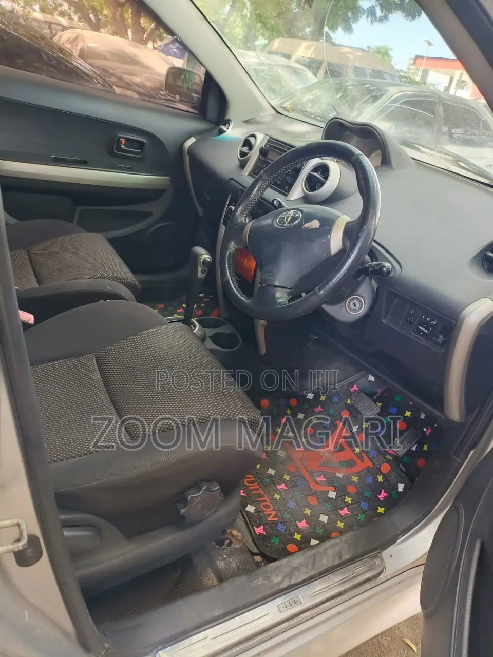 Toyota IST 2003 Silver