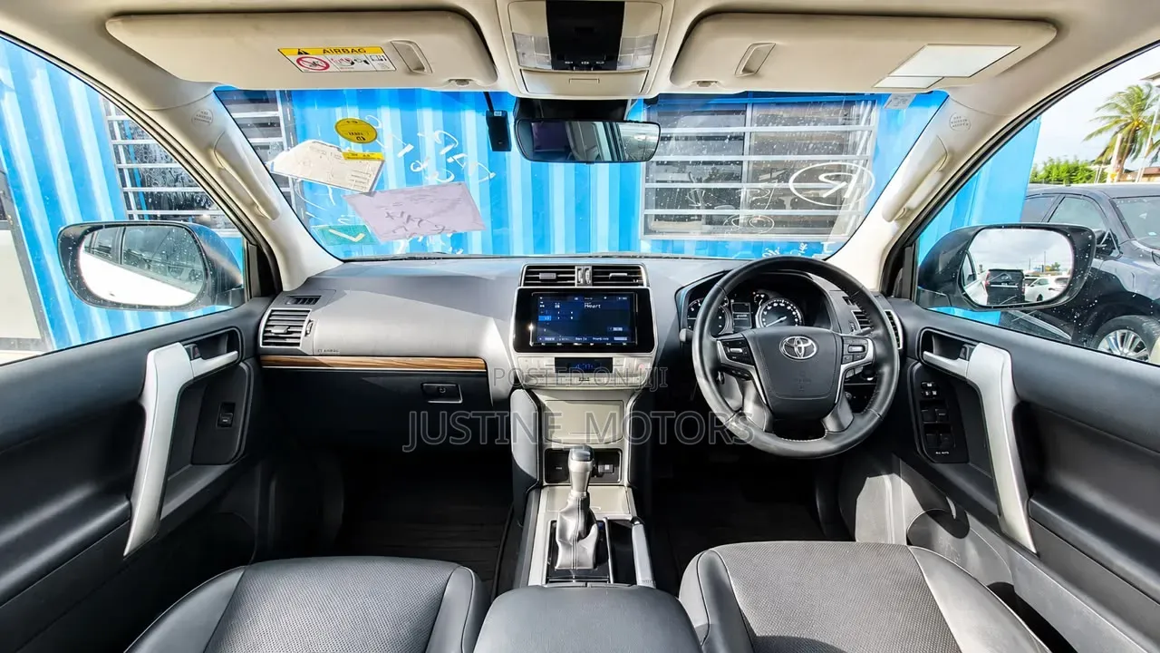 Toyota Land Cruiser Prado 2019 White