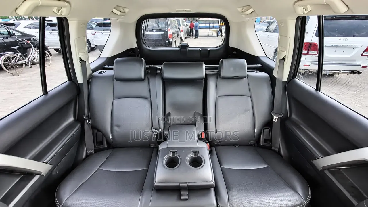 Toyota Land Cruiser Prado 2019 White