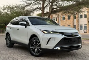 Toyota Harrier 2022 White