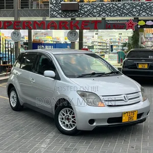Toyota IST 2004 Silver