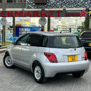Toyota IST 2004 Silver