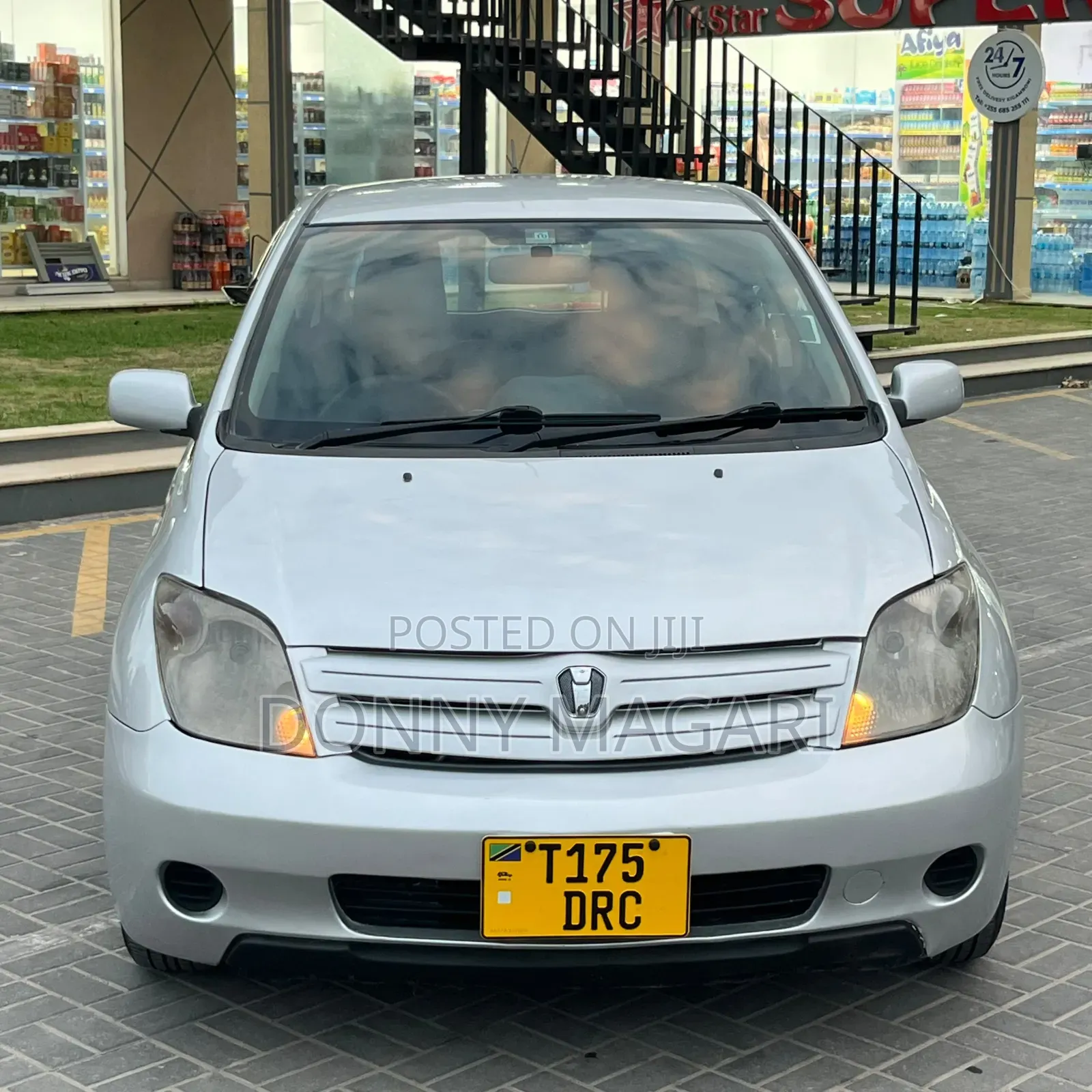 Toyota IST 2004 Silver