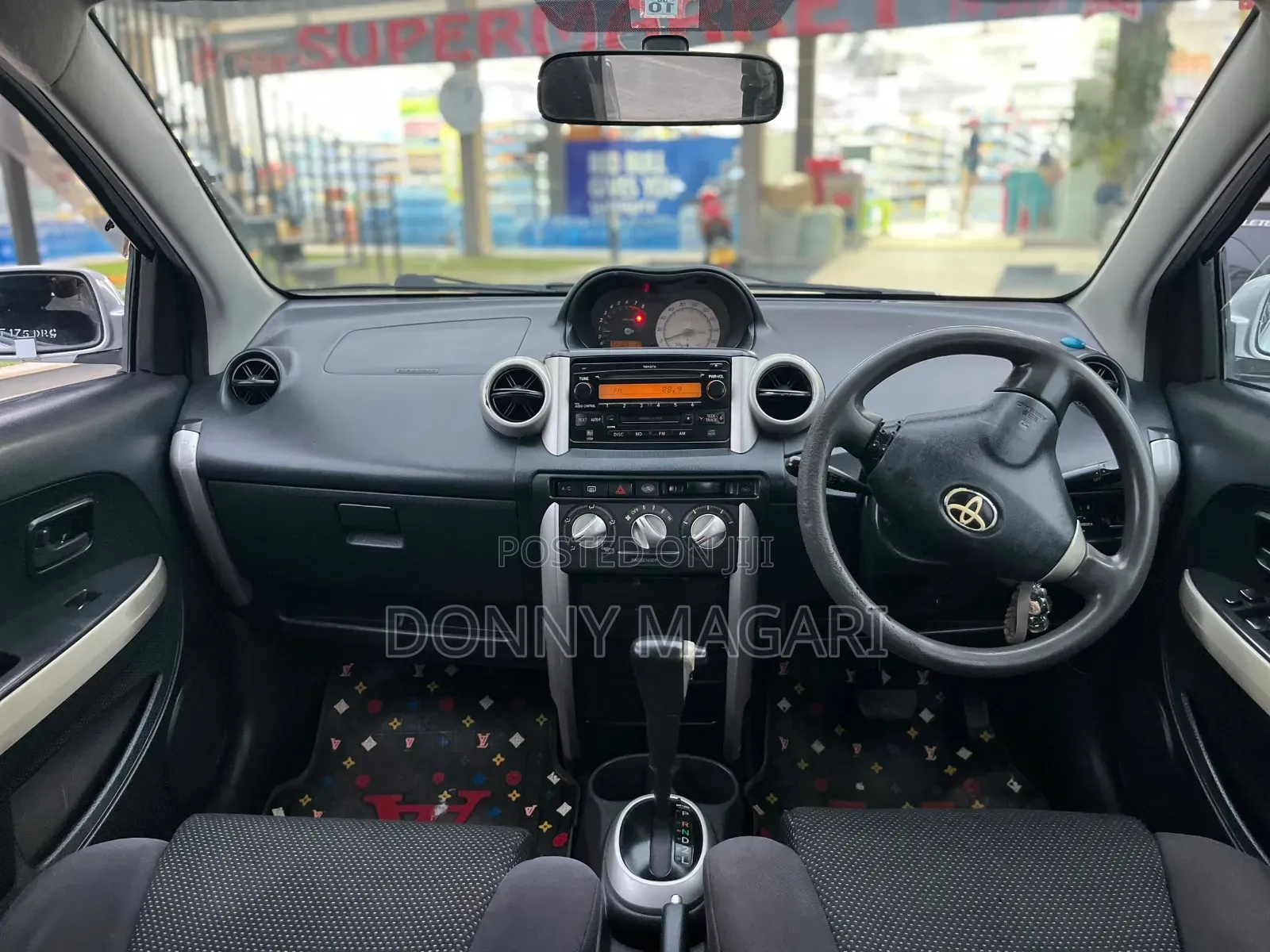 Toyota IST 2004 Silver