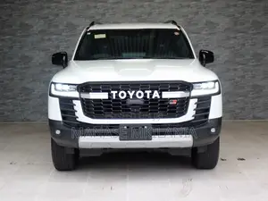 Toyota Land Cruiser LC300 2023 White