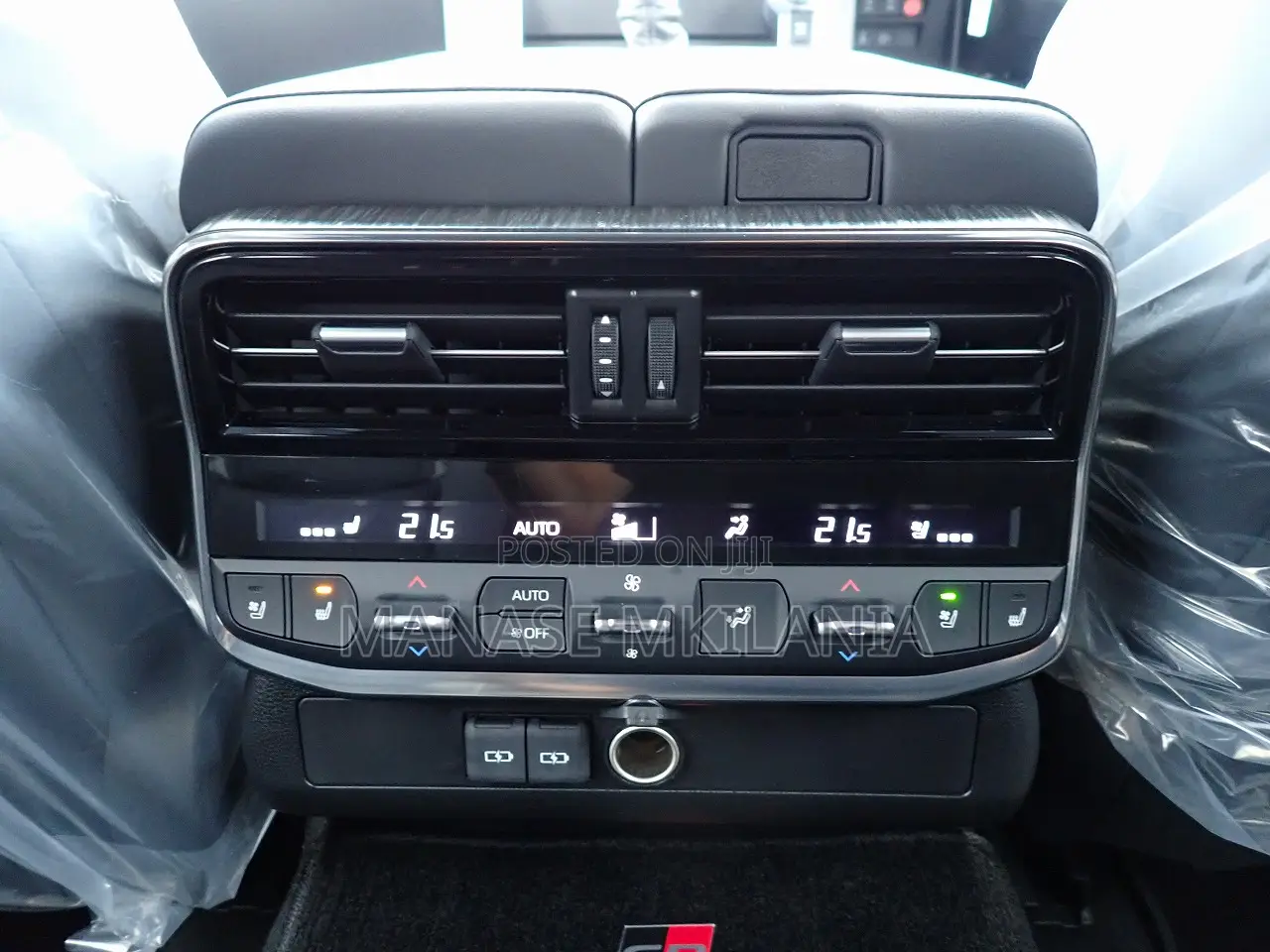 Toyota Land Cruiser LC300 2023 White