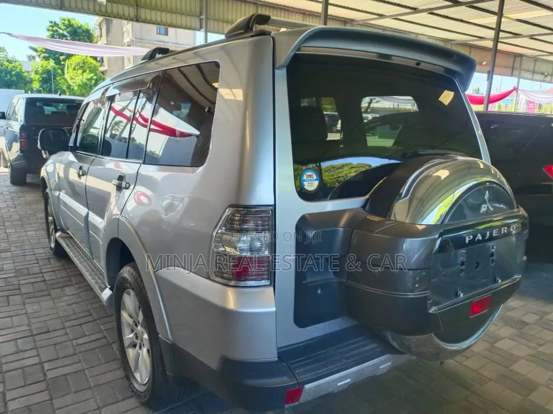 Mitsubishi Pajero 2007 Silver