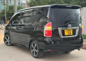 Toyota Noah 2.0 143hp AWD (7 Seater) 2008 Black