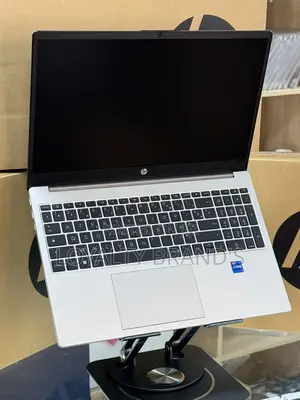 New Laptop HP 250 G10 8GB Intel Core i3 SSD 512GB