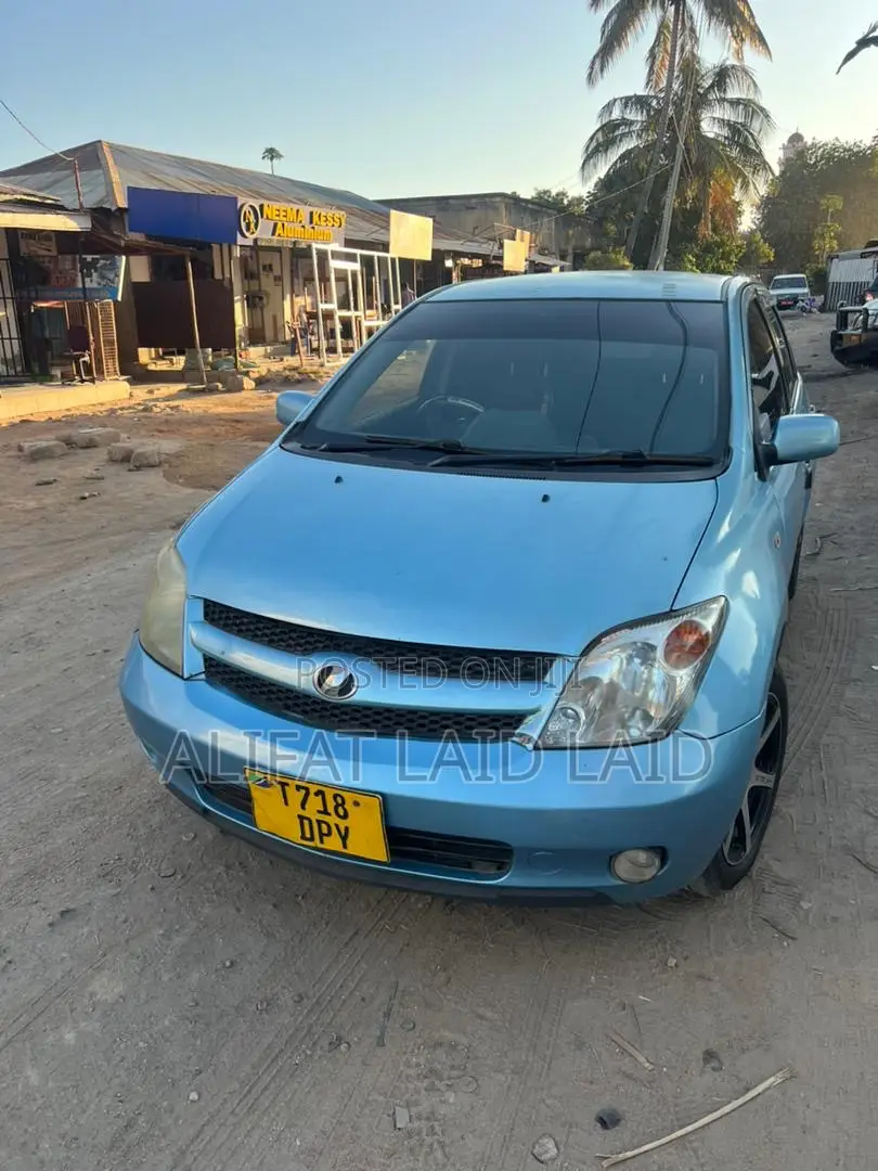 Toyota IST 2003 Blue