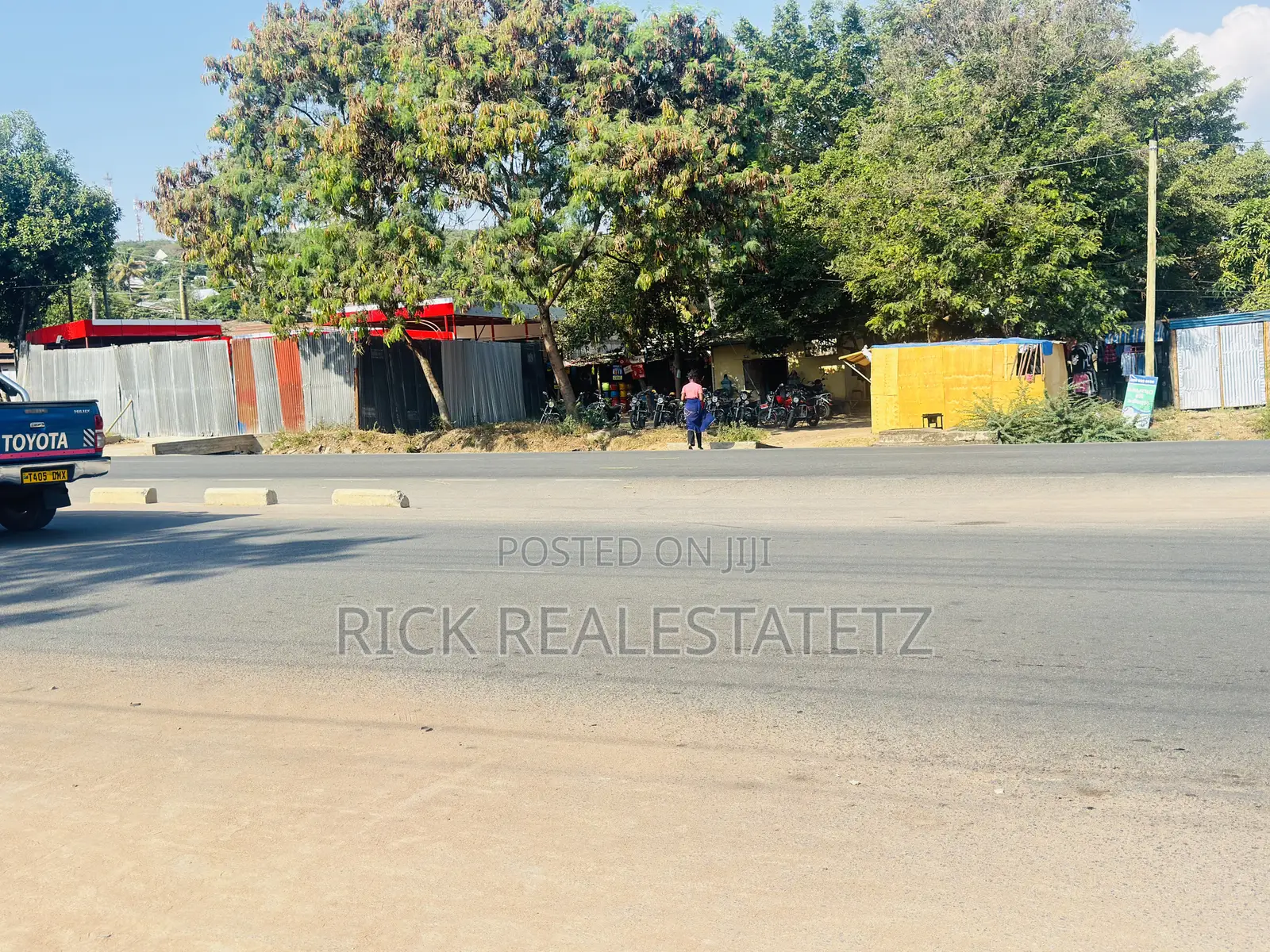 5bdrm House in Nyamanoro for sale