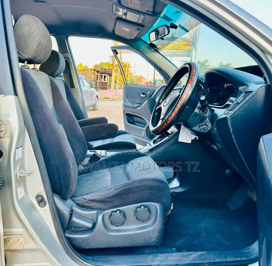 Toyota Kluger 2004 Silver