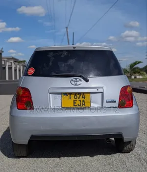 Toyota IST 2003 Silver